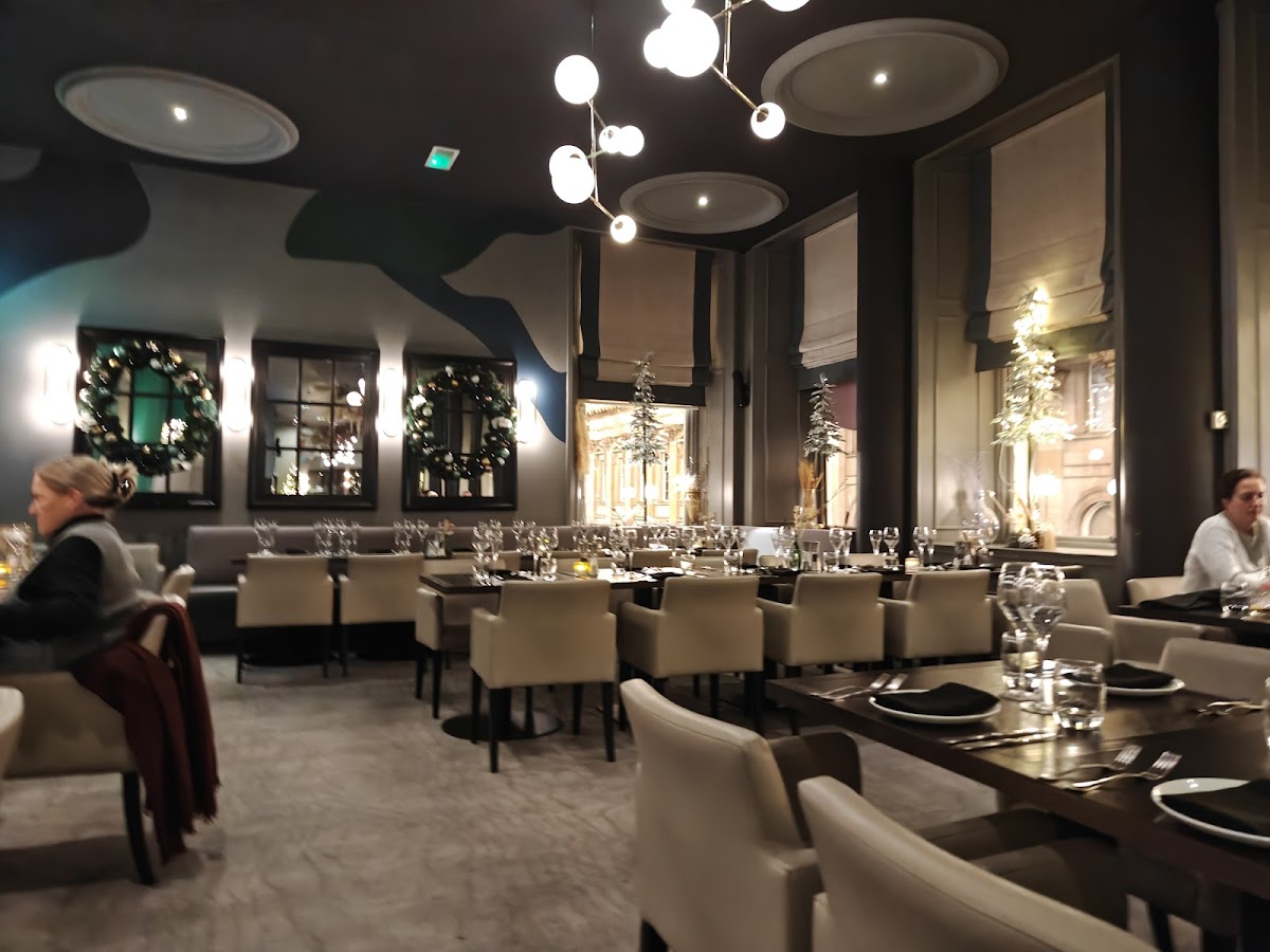 Glaschu Restaurant & Bar