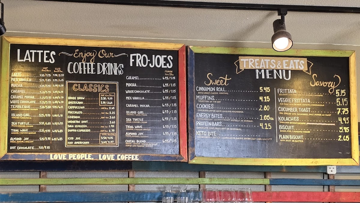 Island Joes Coffee and Gallery - 7