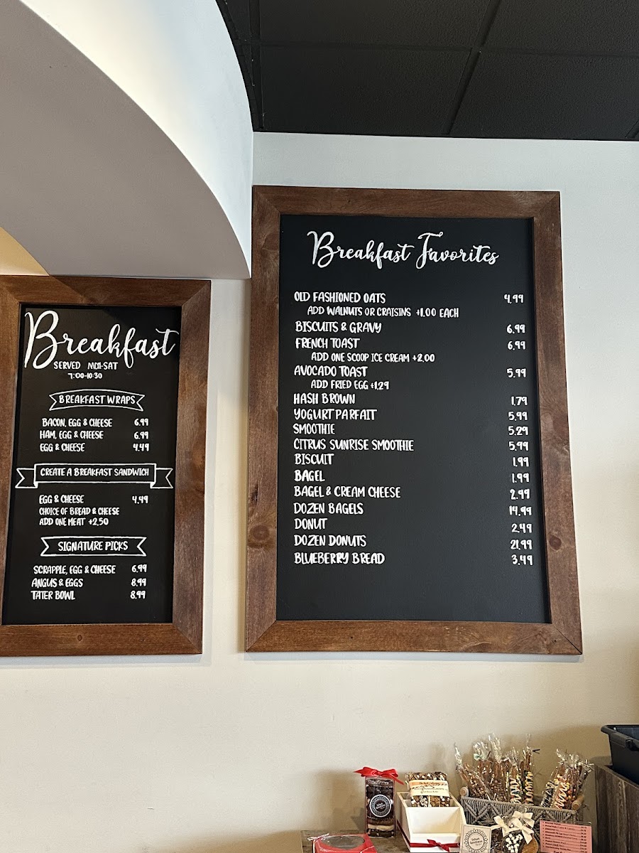 Tin Roof Cafe n' Sweets - 4