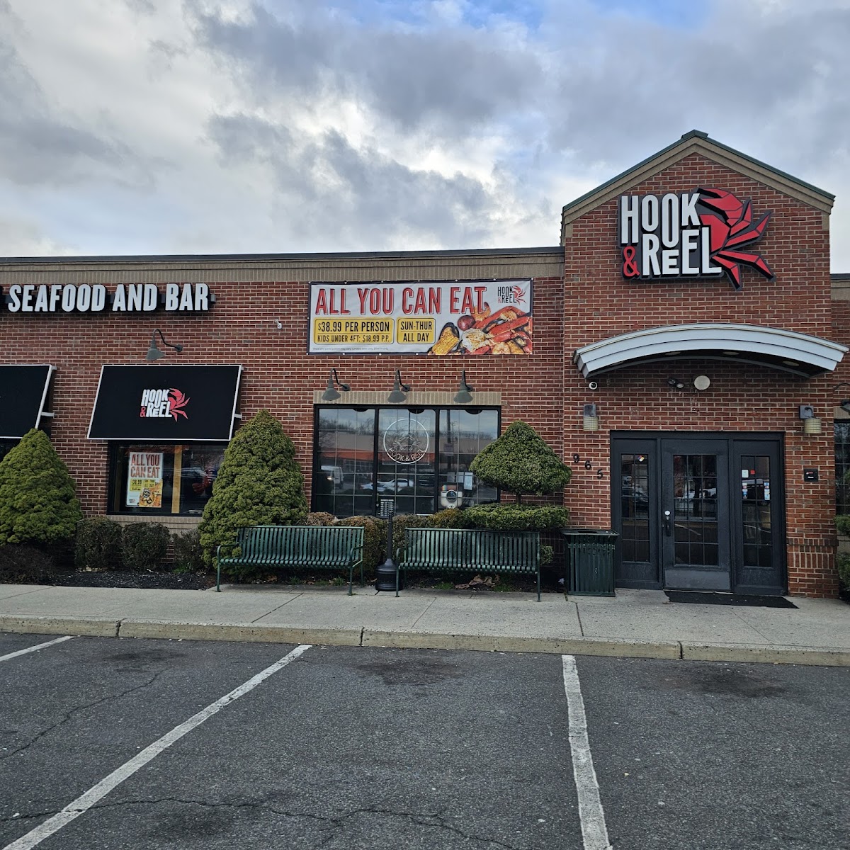 Hook & Reel Cajun Seafood & Bar