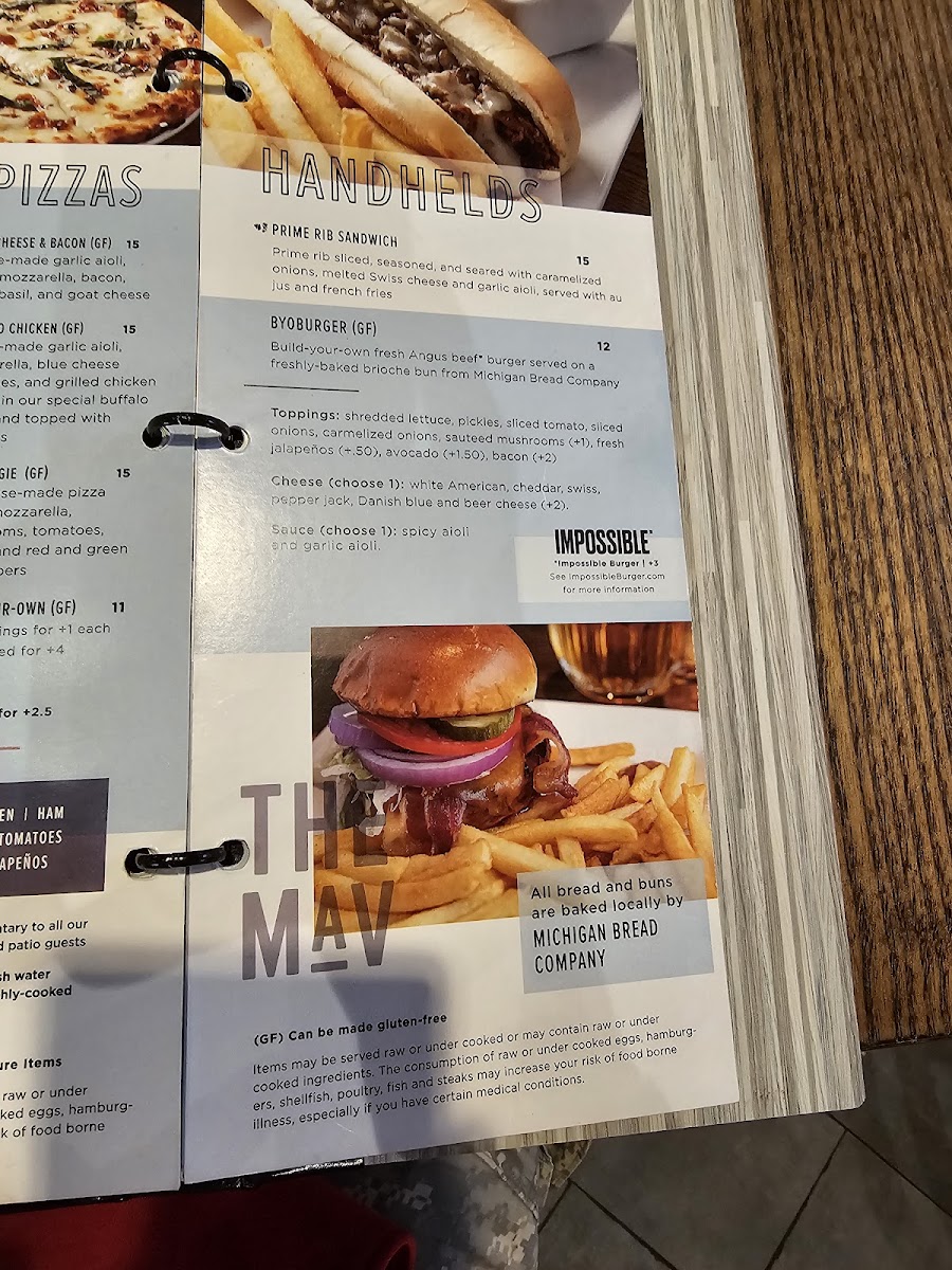 Maverick's | Kitchen • Drinks • Sports - 10