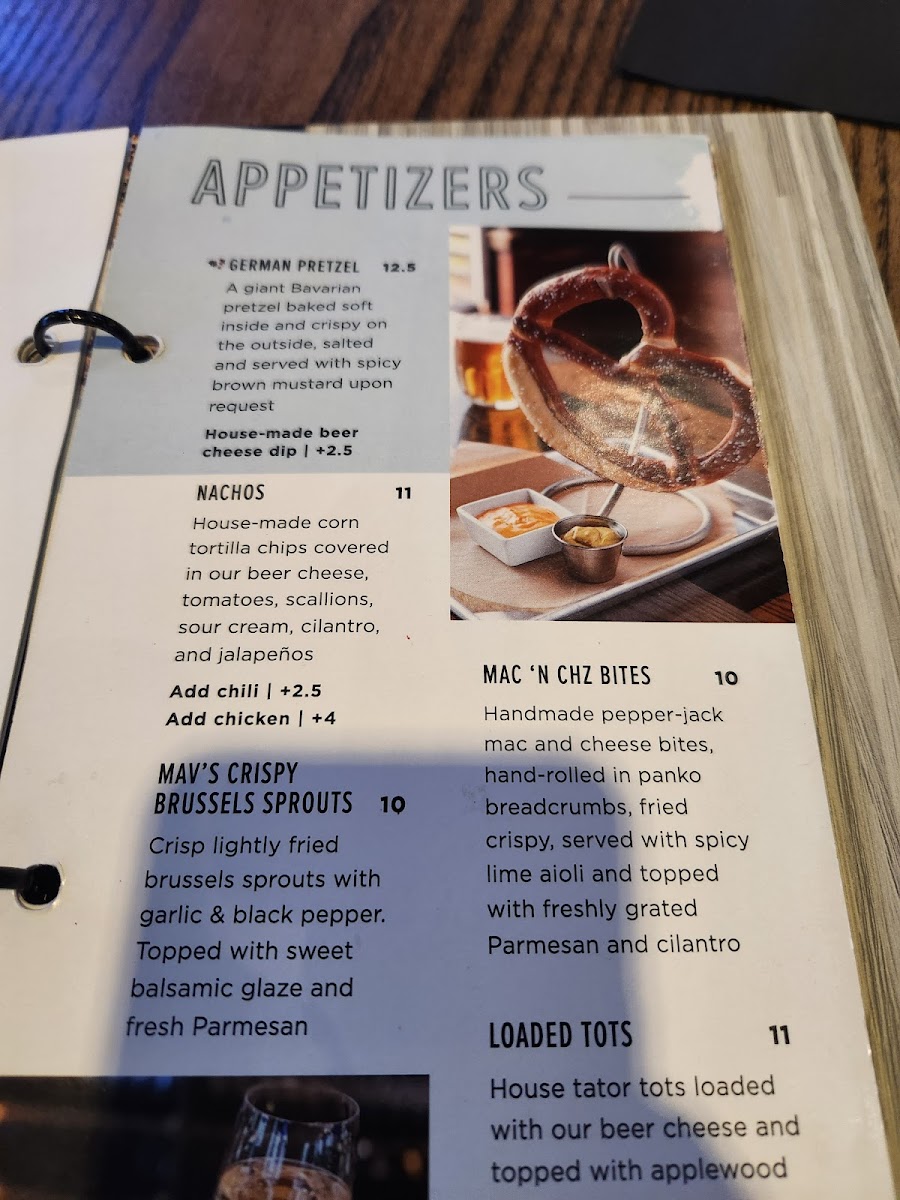 Maverick's | Kitchen • Drinks • Sports - 5