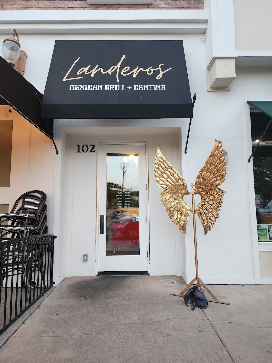 Landeros Mexican Grill + Cantina