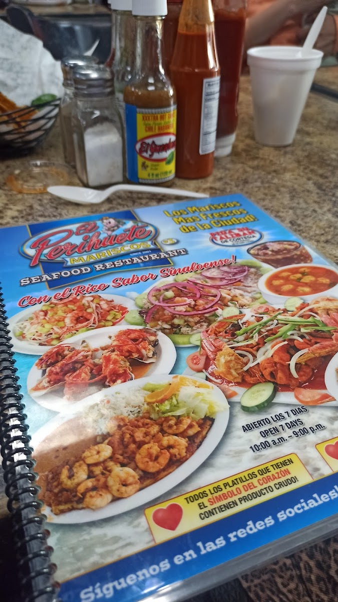 Mariscos El Perihuete - 5