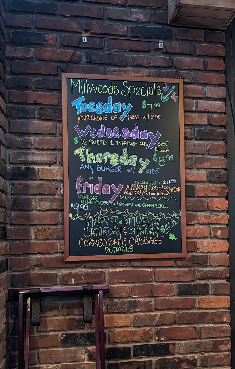 Millwoods Sports Bar and Grill in Maryland Heights - 4
