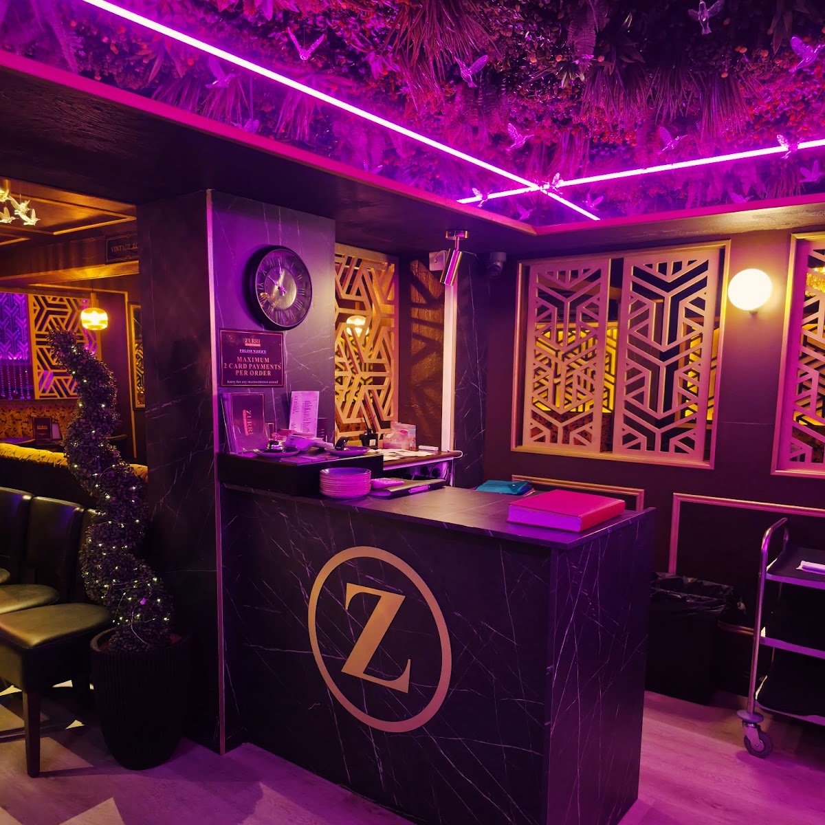 Zurri Bar & Restaurant