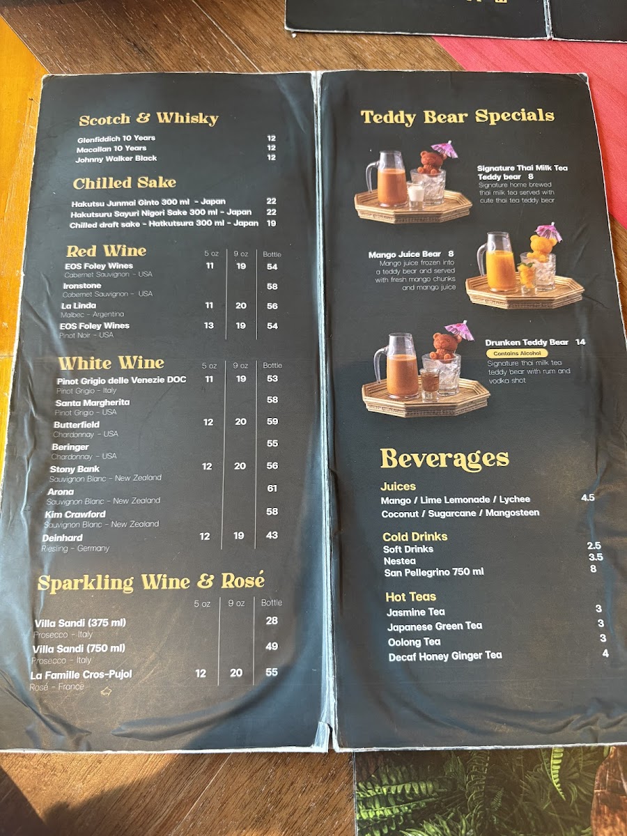 Pii Nong Thai Yonge - Eatery & Experience - 4