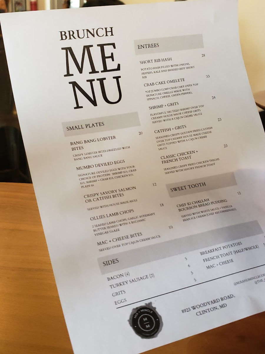 Mix and Mingle Coffee Lounge - 4