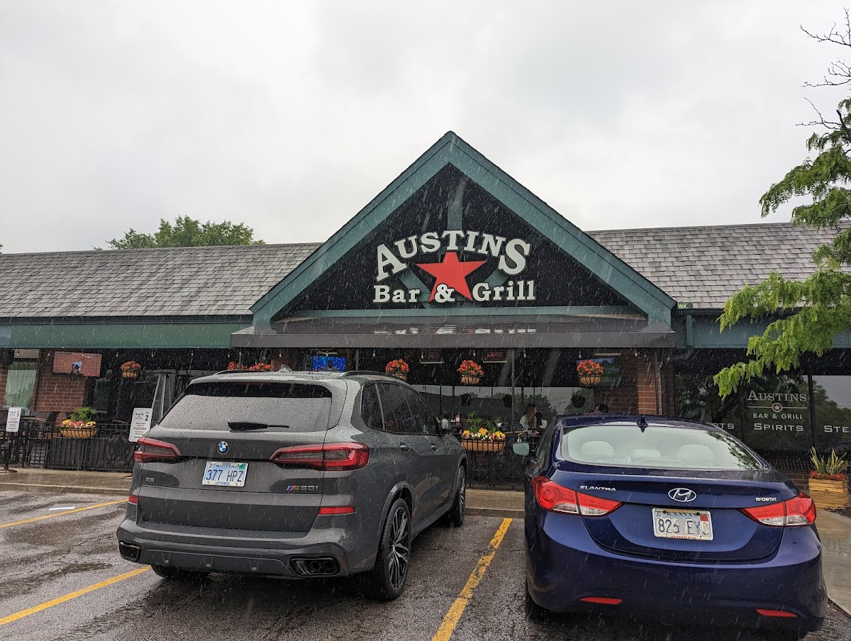 Austins Bar & Grill | South Olathe