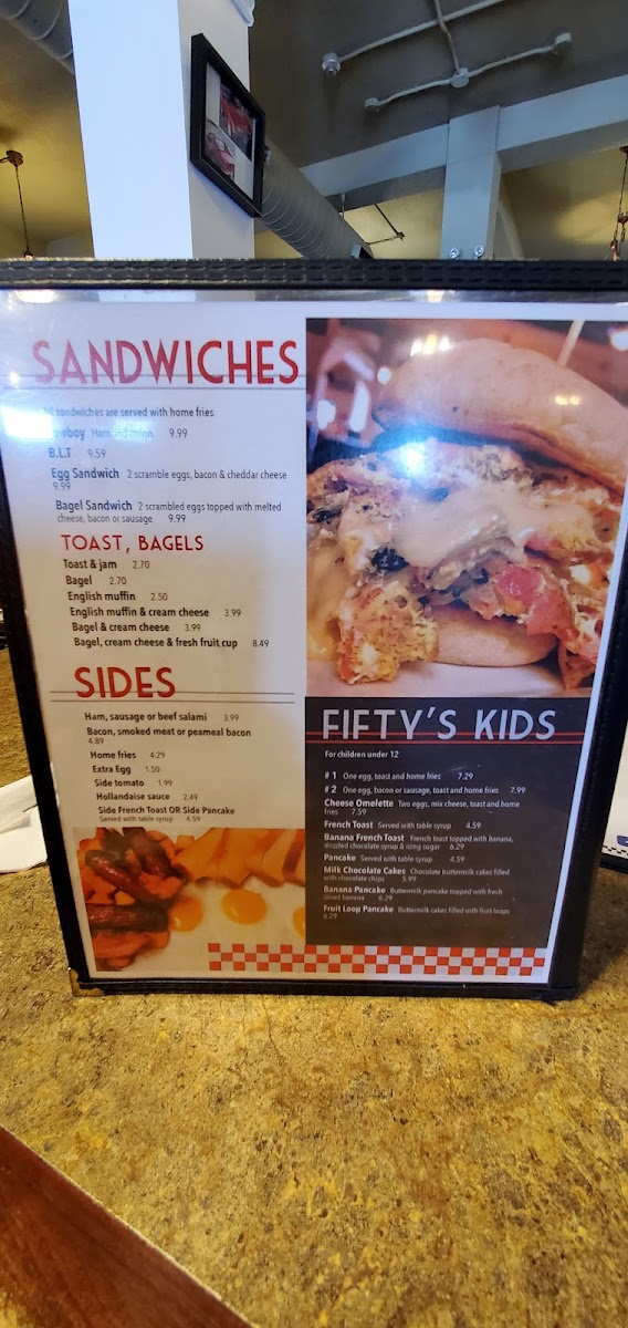 Maria's Fifty's Diner - 10