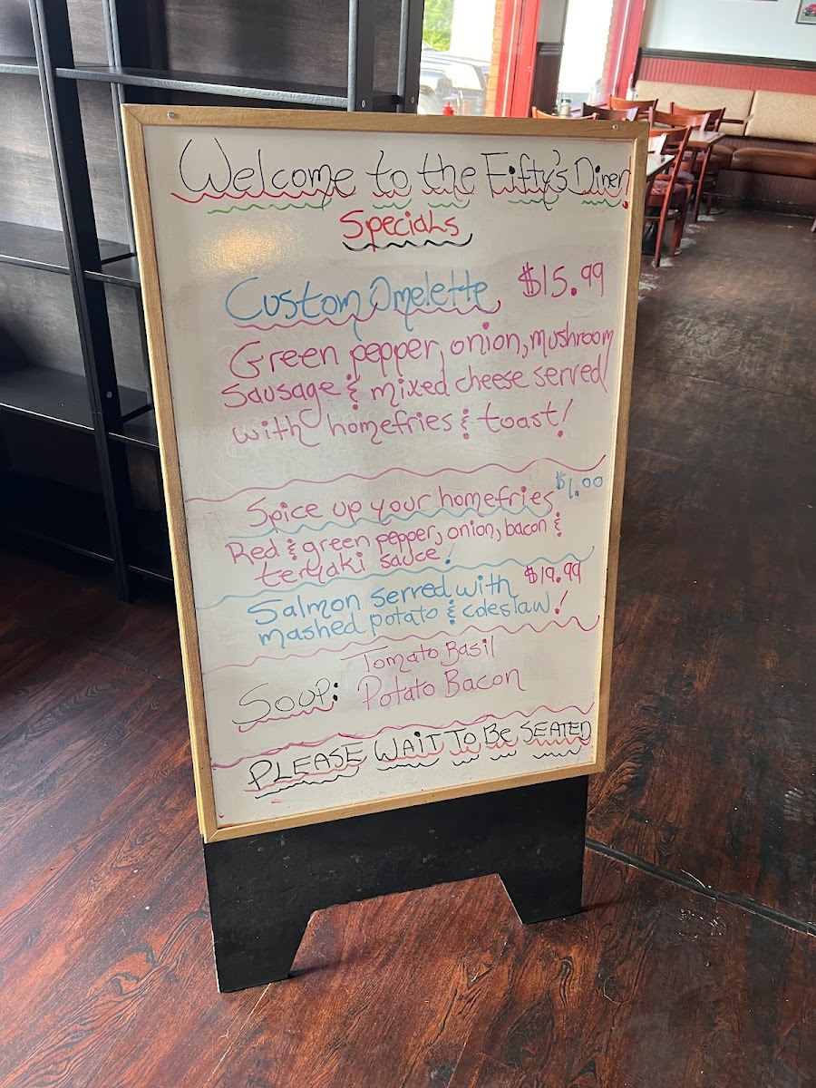 Maria's Fifty's Diner - 2