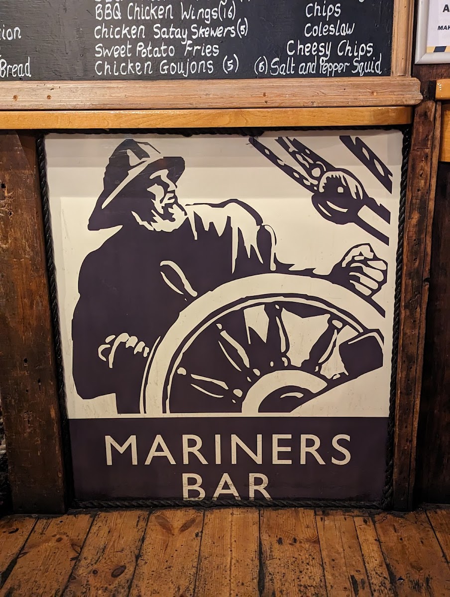 Mariners Bar - 9