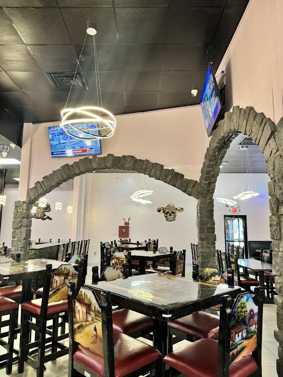 La Patrona Bar & Grill