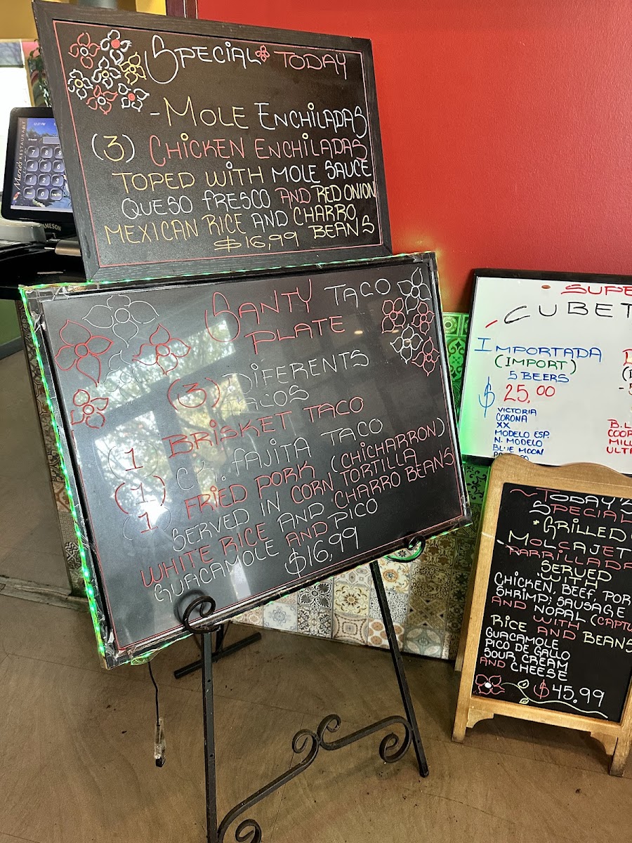 Mario's Mexican & Salvadorian Restaurant - 4