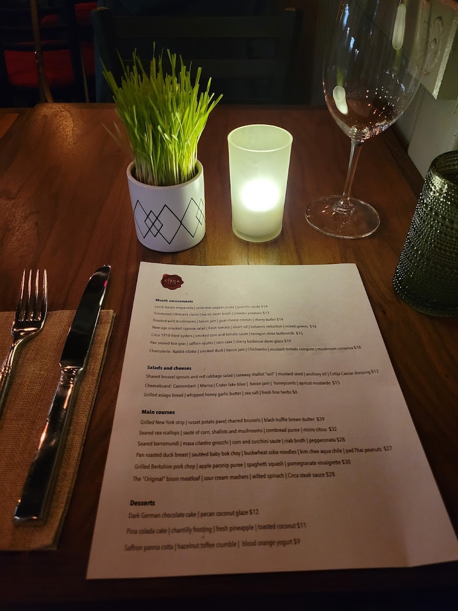 Circa 1918 Kitchen and Bar - 9