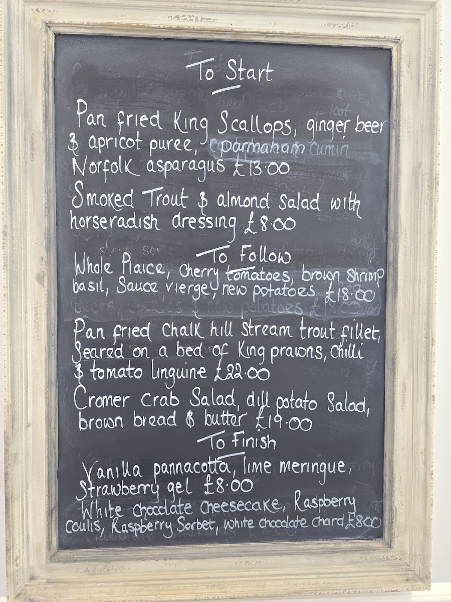 No1 Cromer Downstairs Fish and Chips Restaurant - 5