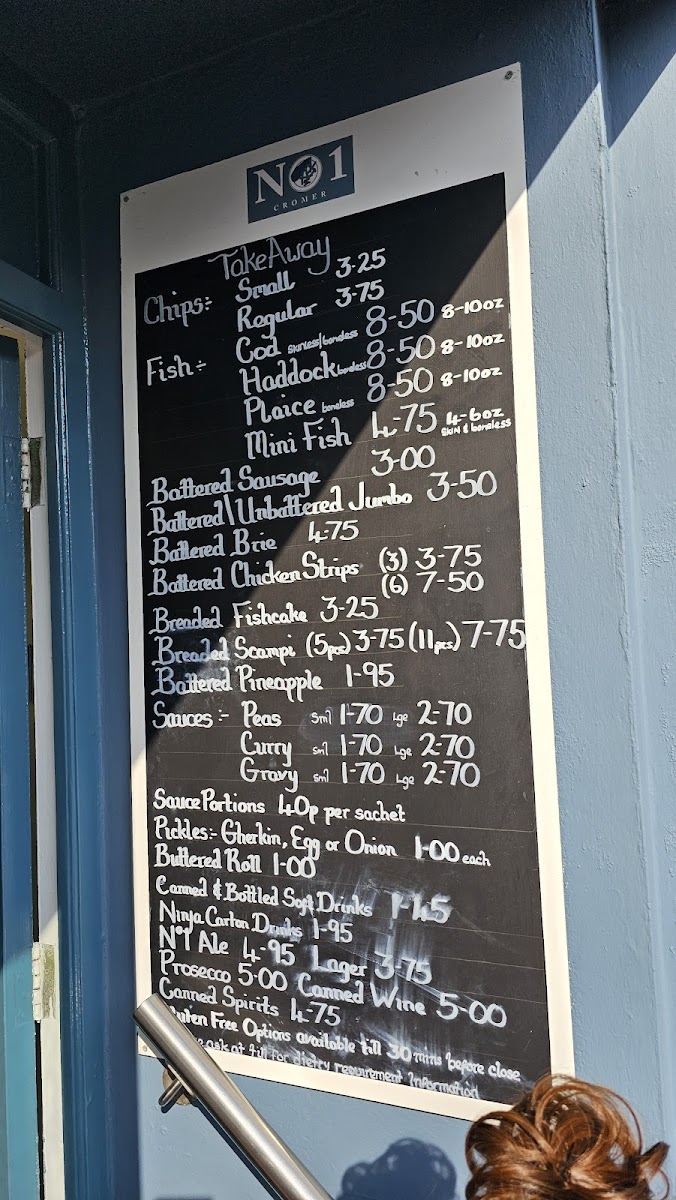 No1 Cromer Downstairs Fish and Chips Restaurant - 6