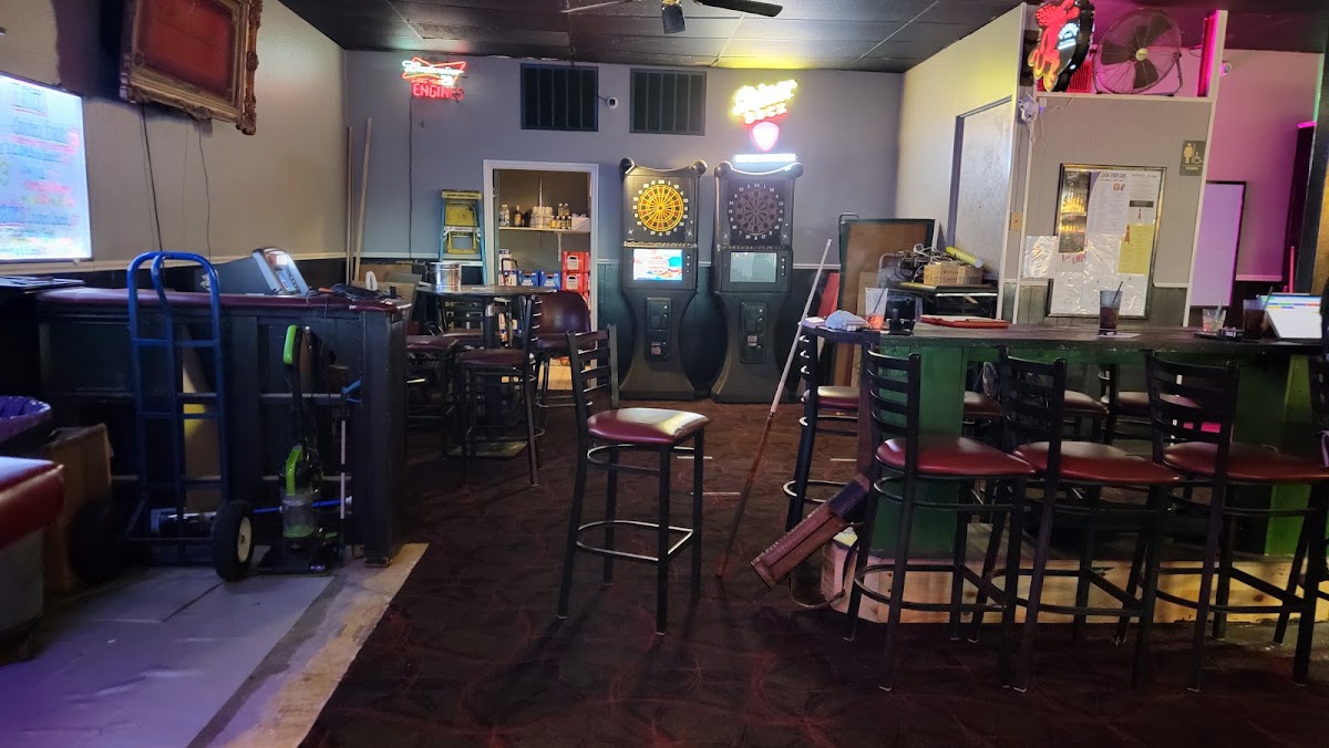 Mr Luckys Pub & Grill