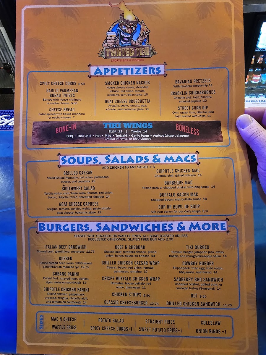 Twisted Tiki Sports Bar & Pizzeria - 3