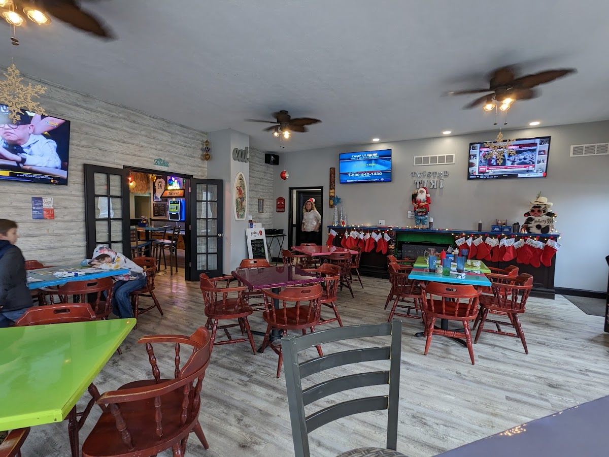 Twisted Tiki Sports Bar & Pizzeria