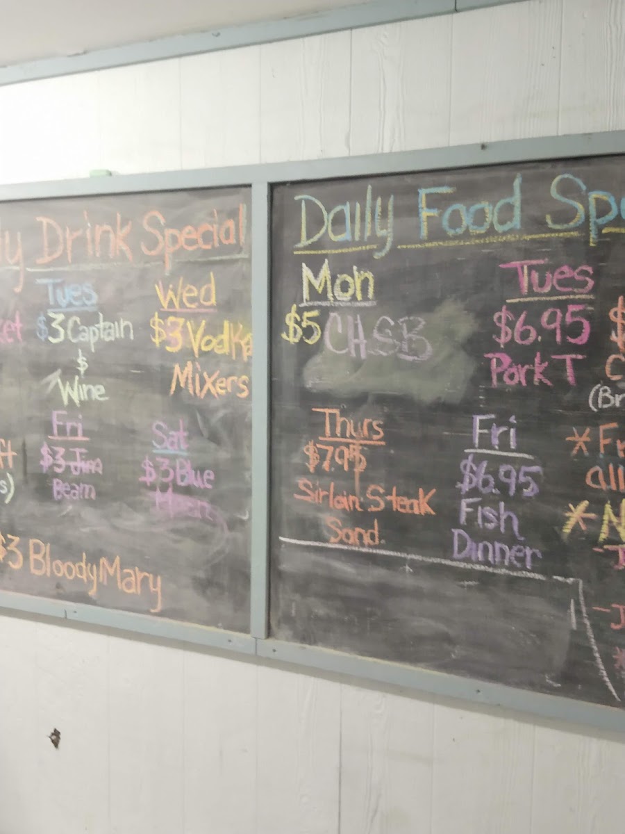 Trade Winds Pub & Eatery - 9