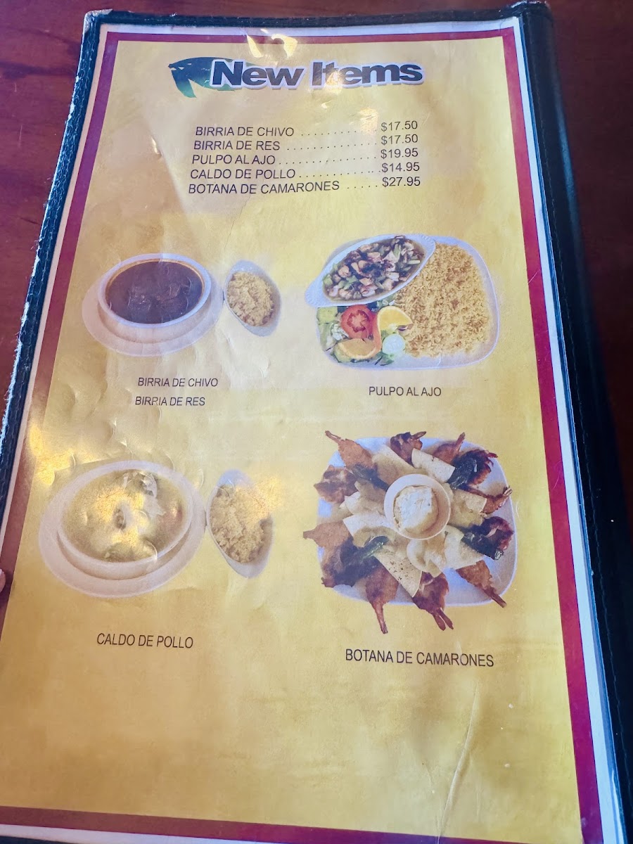 La Langosta Family Restaurant - 7