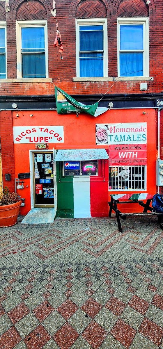 Ricos Tacos Lupe
