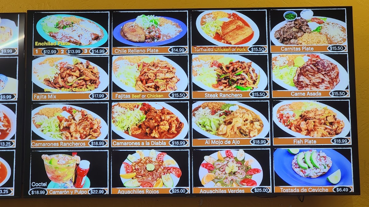 Los Gallos Taqueria - 3