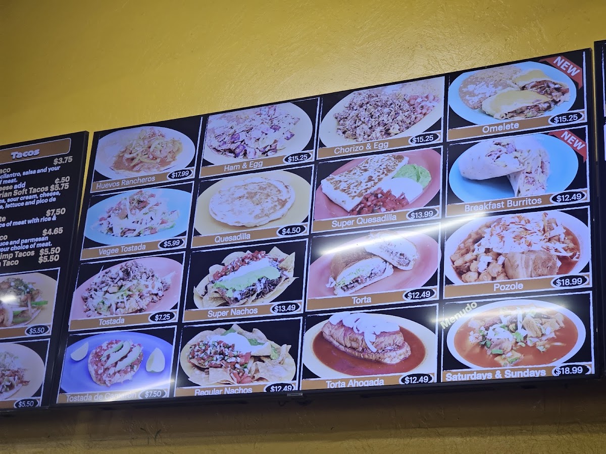 Los Gallos Taqueria - 4