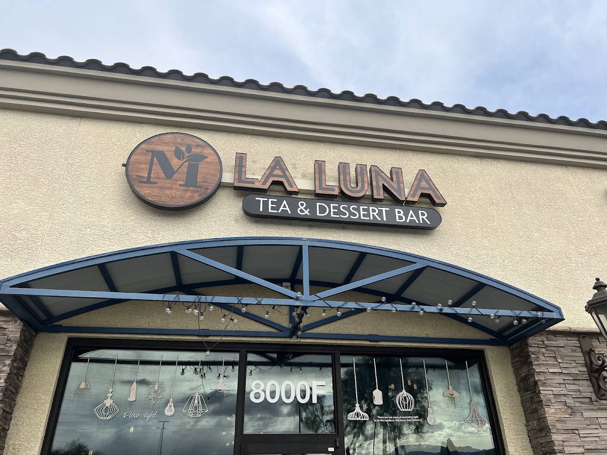 La Luna Tea & Dessert Bar