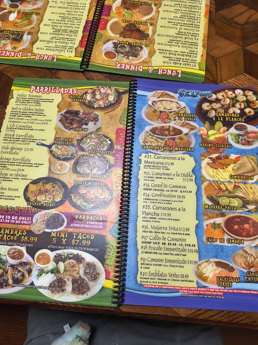 Taqueria La Tapatia - 3