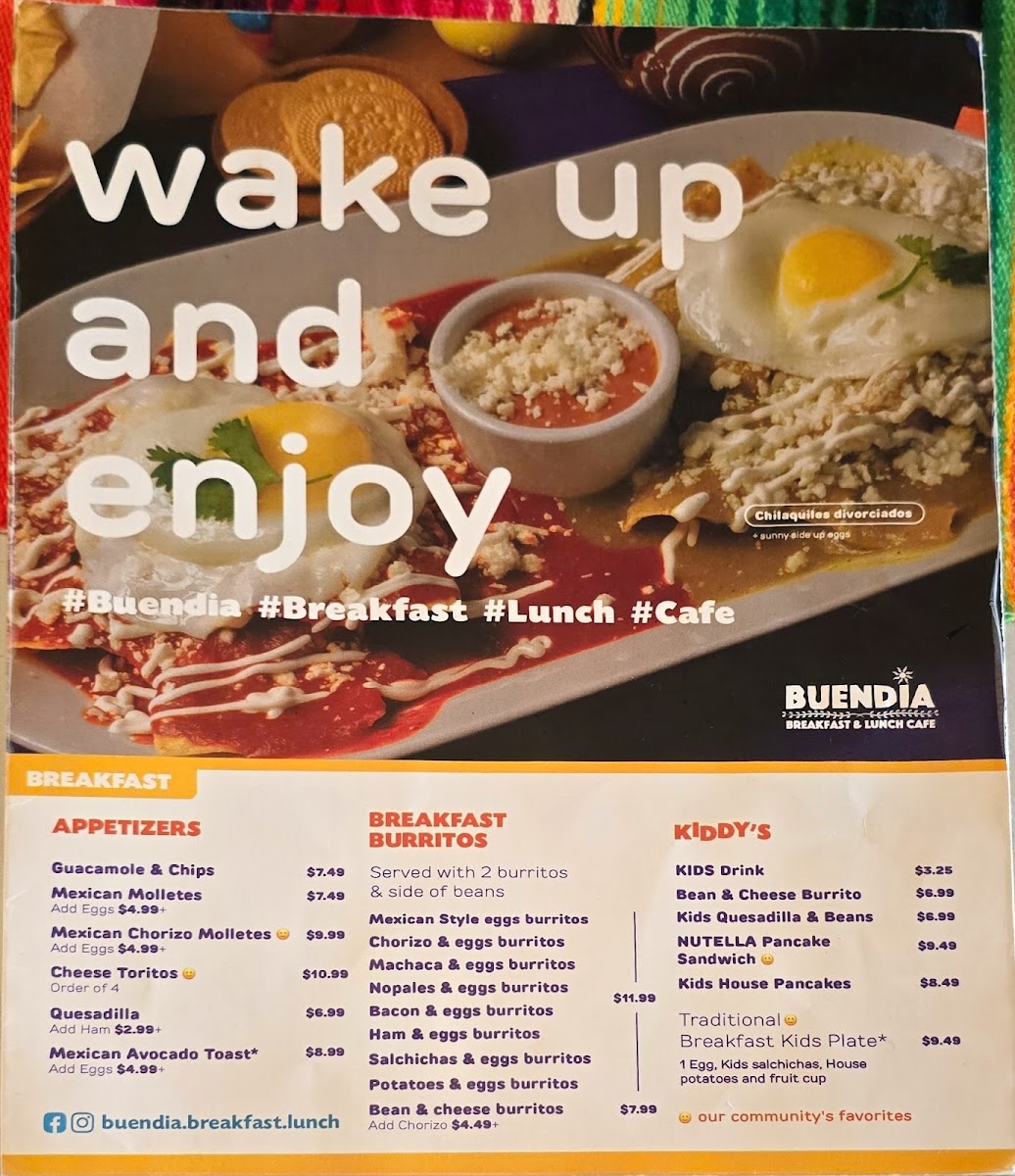 Buendía Breakfast & Lunch Café - 10