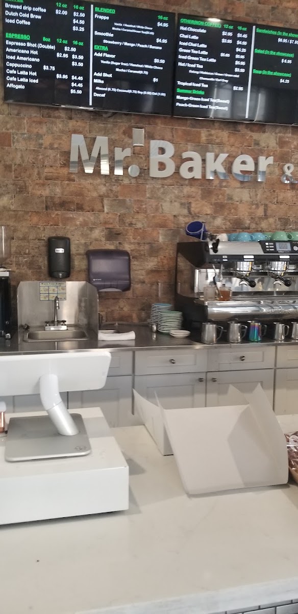 Mr. Baker Finest Bakery & Cafe - 3
