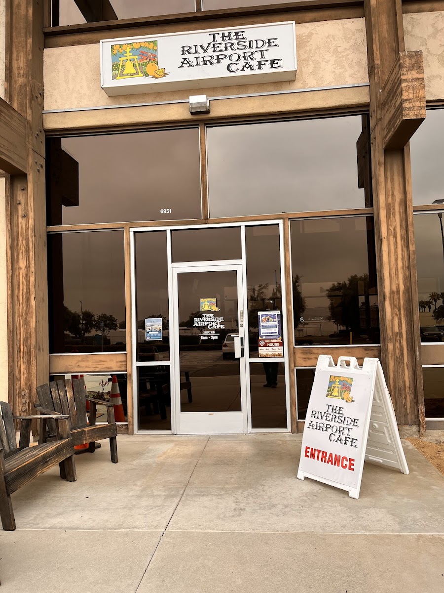 The Riverside Airport Cafe