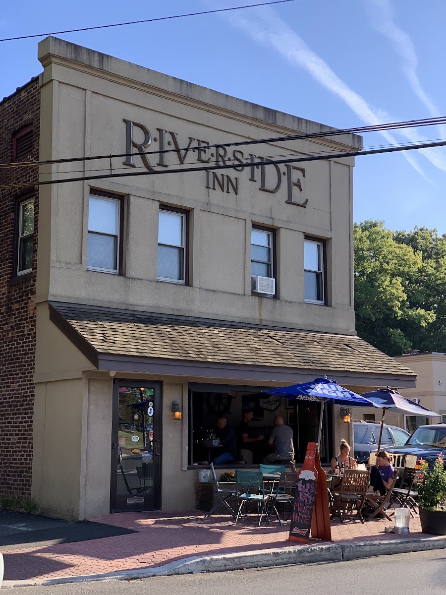Riverside Inn Bar