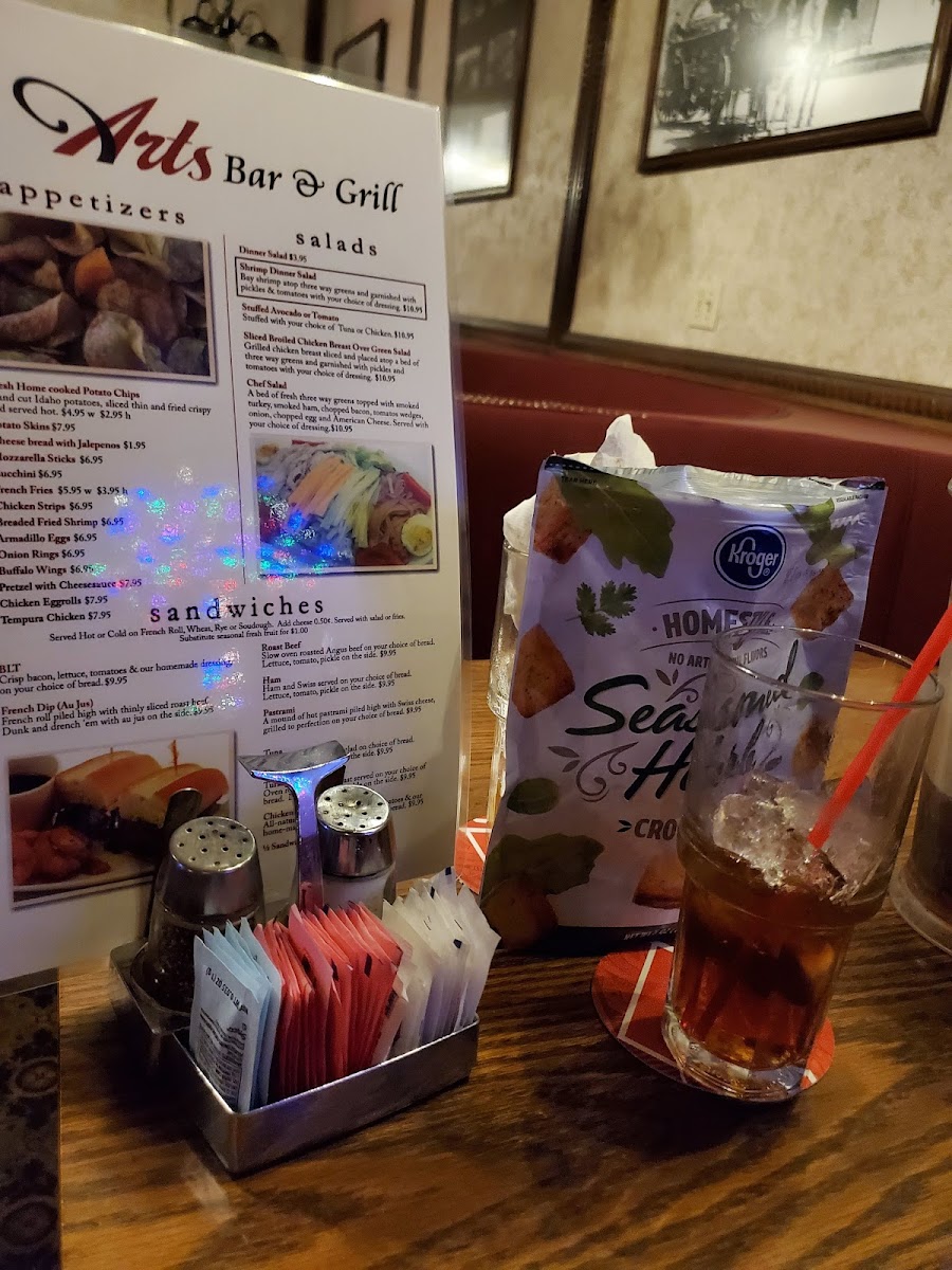 Art's Bar & Grill - 10