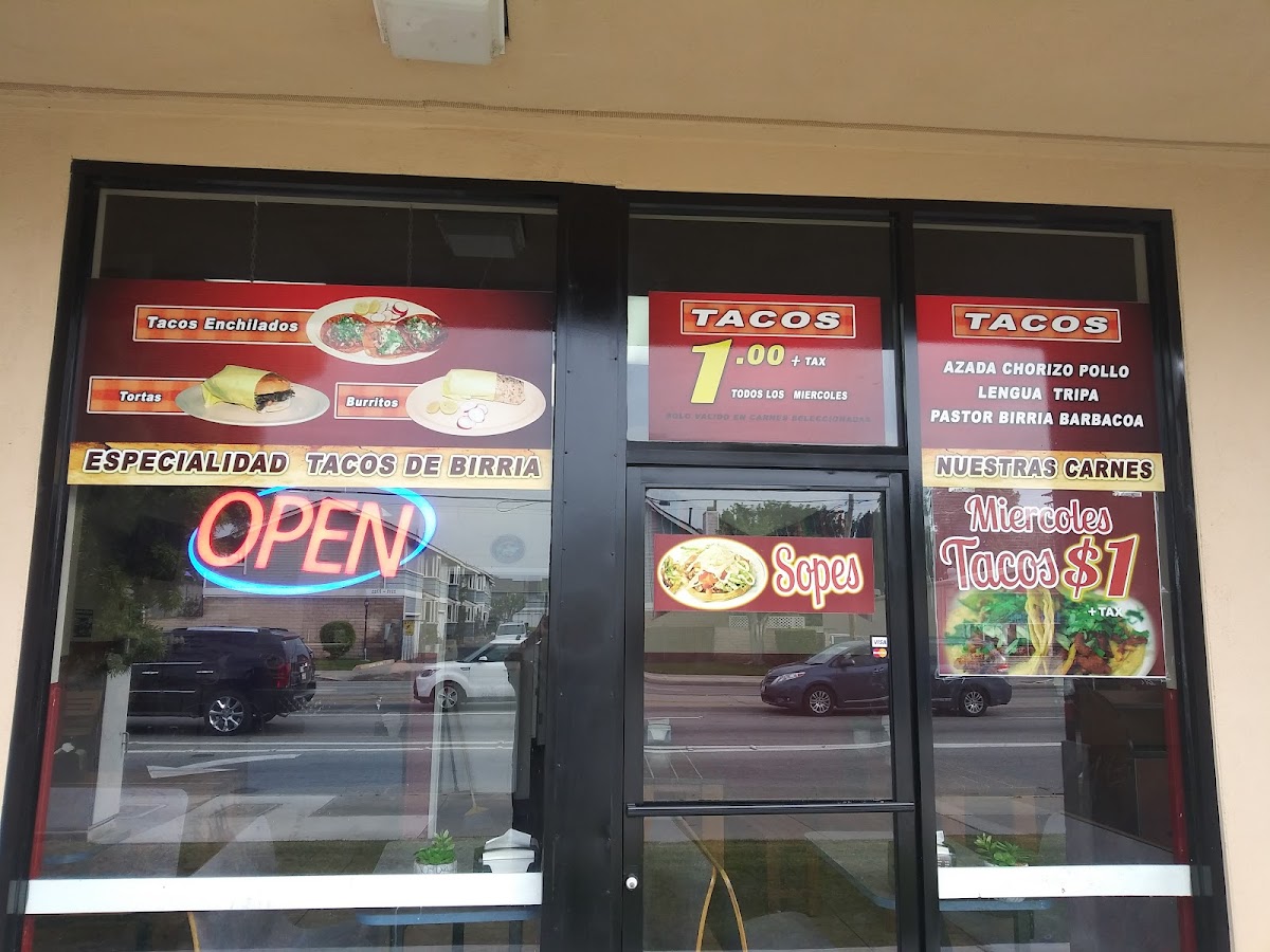 Tacos Y Birria El Guero - 1