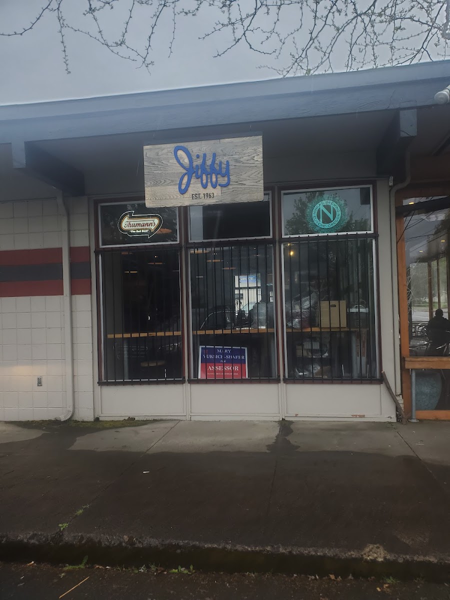 Tradewinds @ Jiffy’s Cafe & Bottle Market