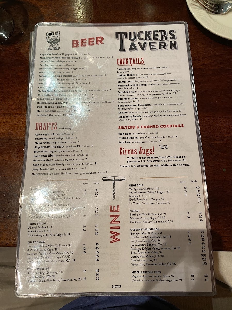 Tuckers Tavern - 9
