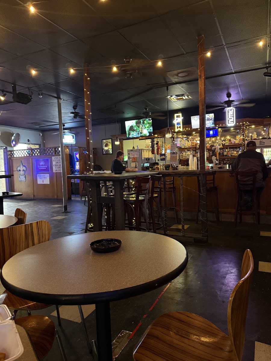 Joe's Caddy Corner Bar & Grill