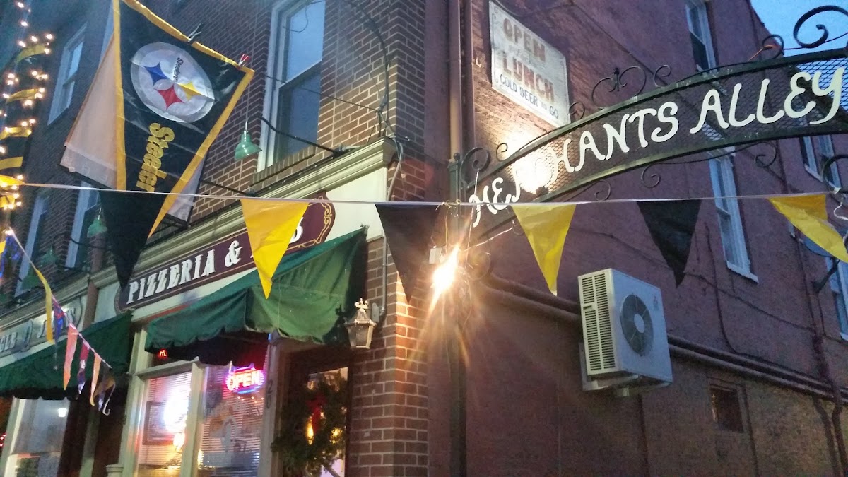 Uncle Jack's Pizzeria & Pub