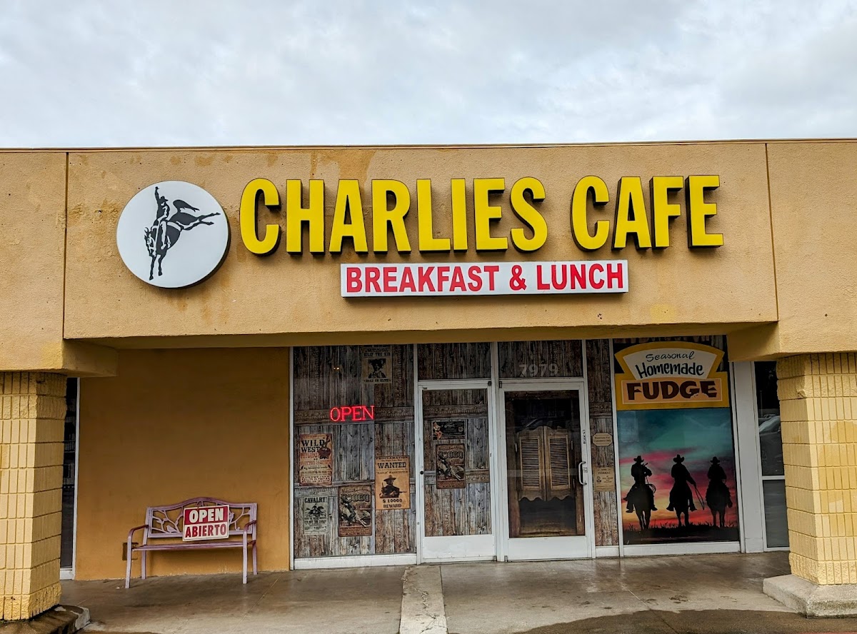 Charlies Café