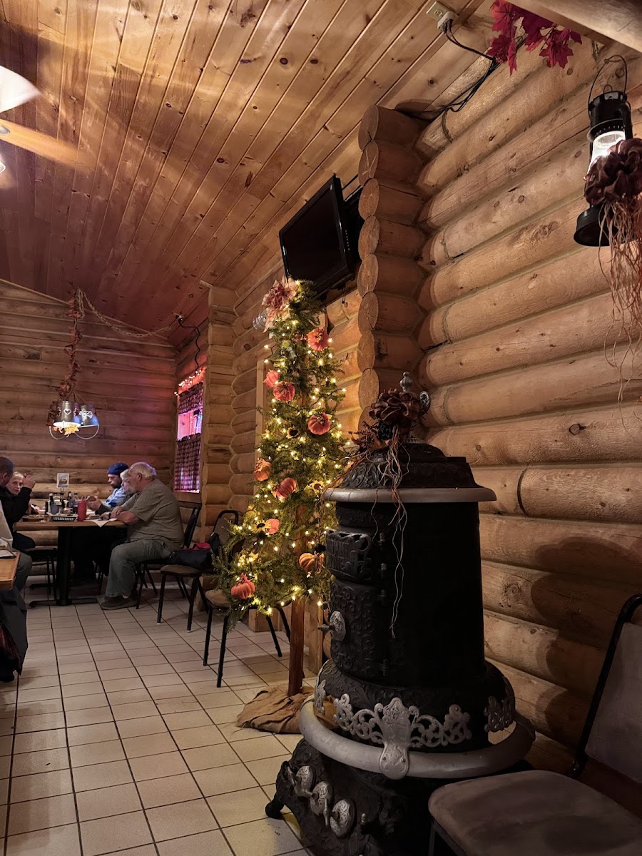 Creekside Bar & Grille