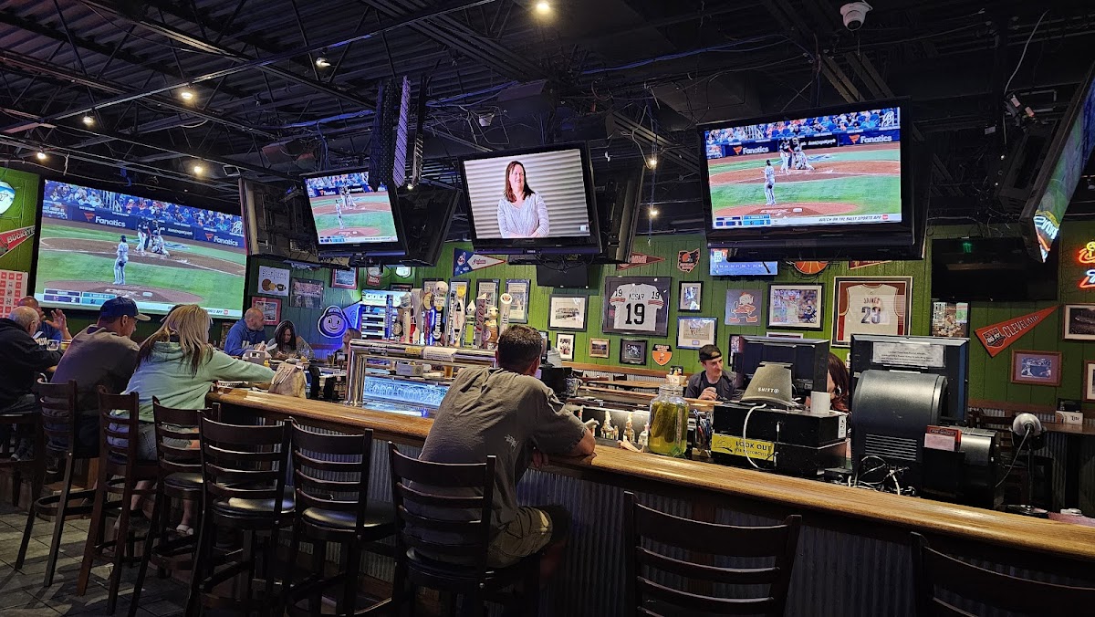 Sidelines Sports Bar & Grill - Brunswick, OH