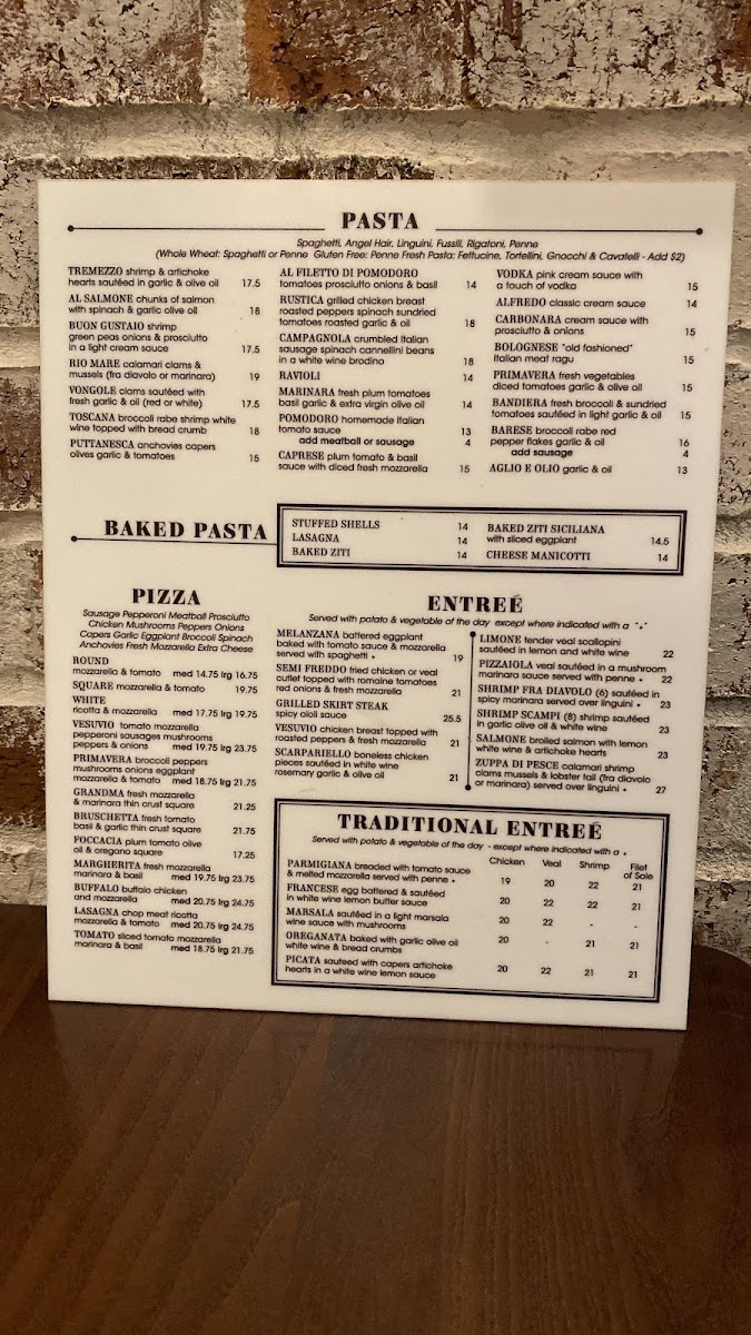 Vesuvio Restaurant & Pizzeria - 9