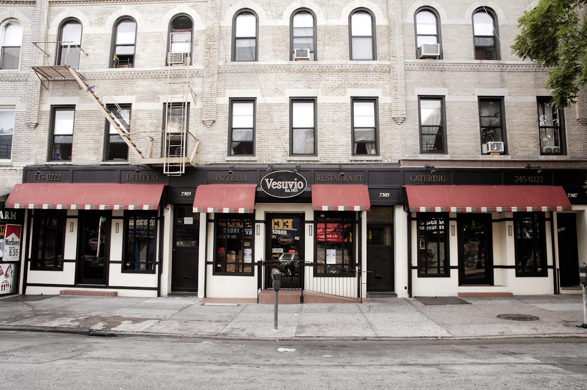 Vesuvio Restaurant & Pizzeria