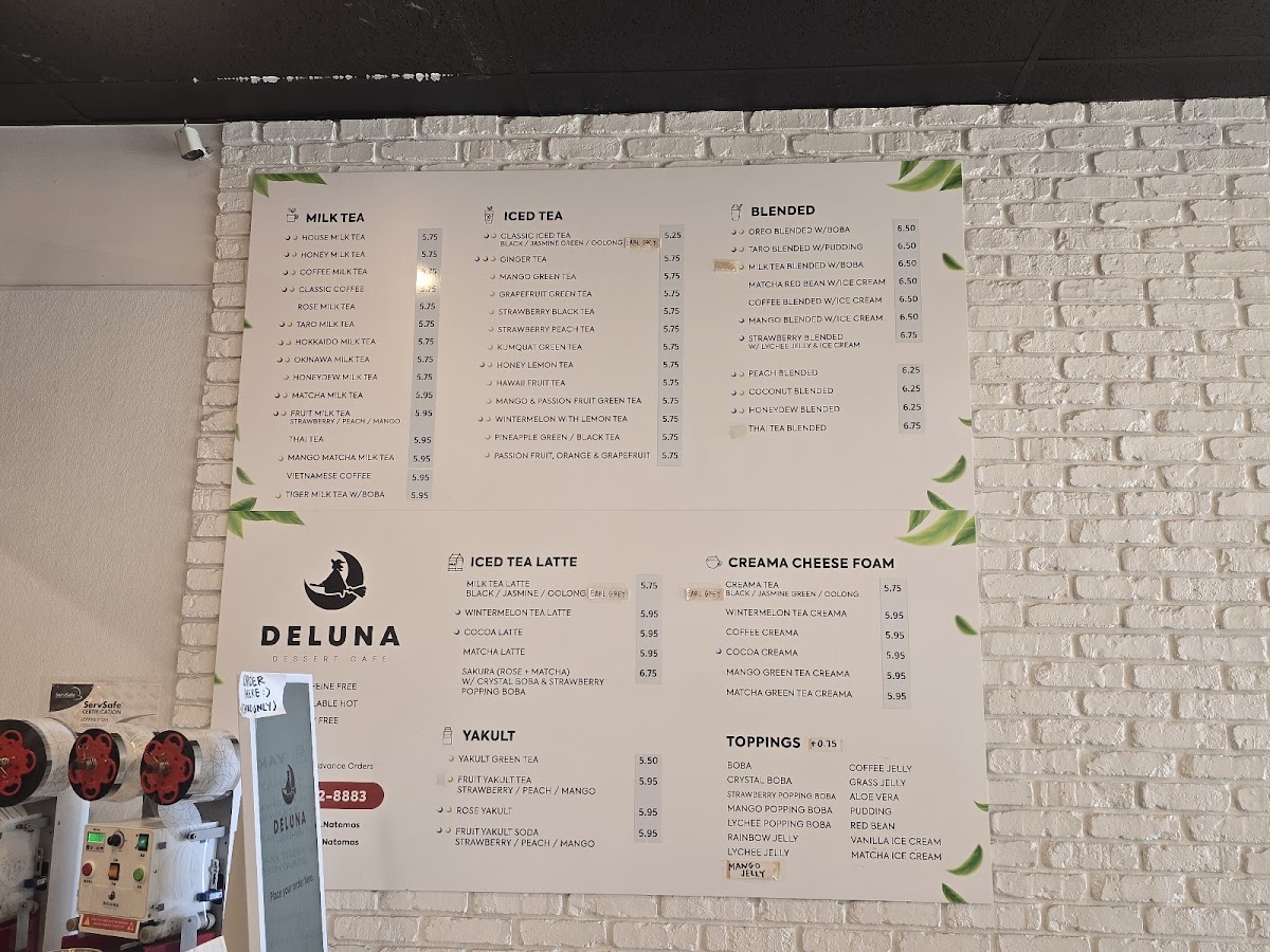 Deluna Dessert Cafe - 1