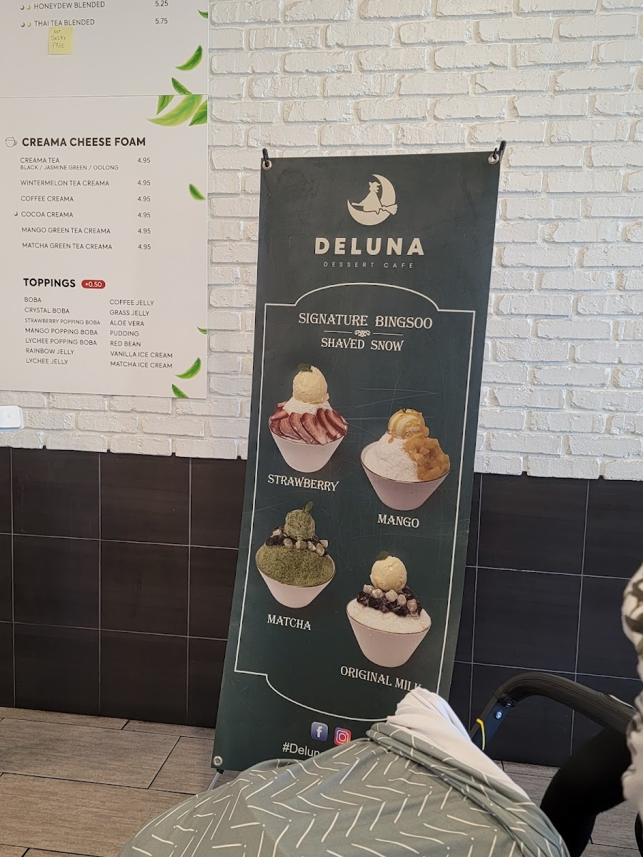 Deluna Dessert Cafe - 8