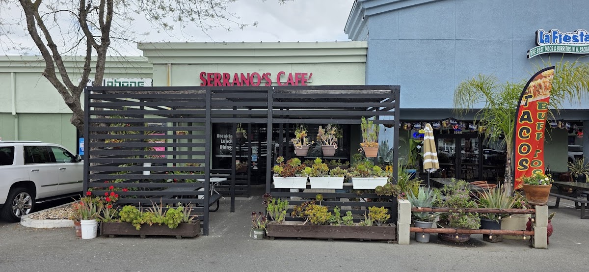 Serrano's Cafe