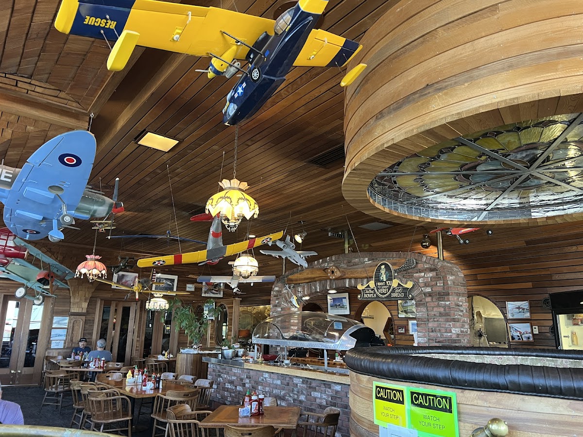 Aviator's Restaurant & Catering